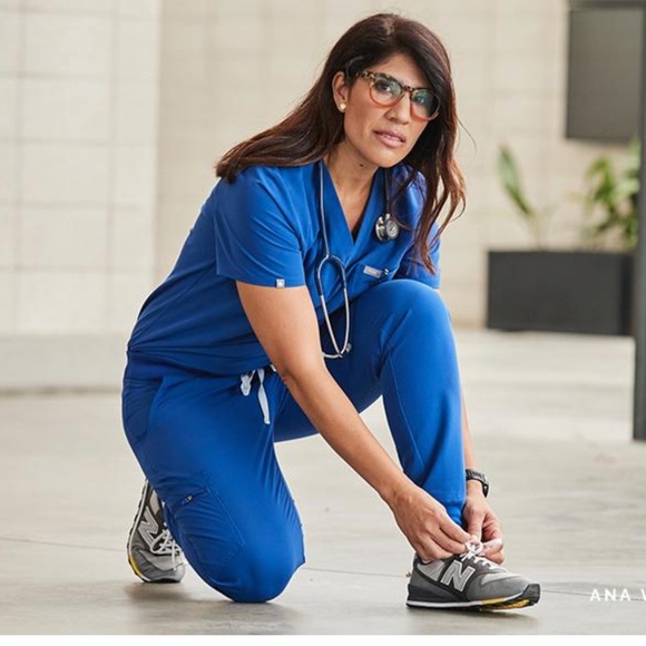 NWT FIGS Zamora Joggers Scrubs Pants Winning Blue - Picture 3 of 11